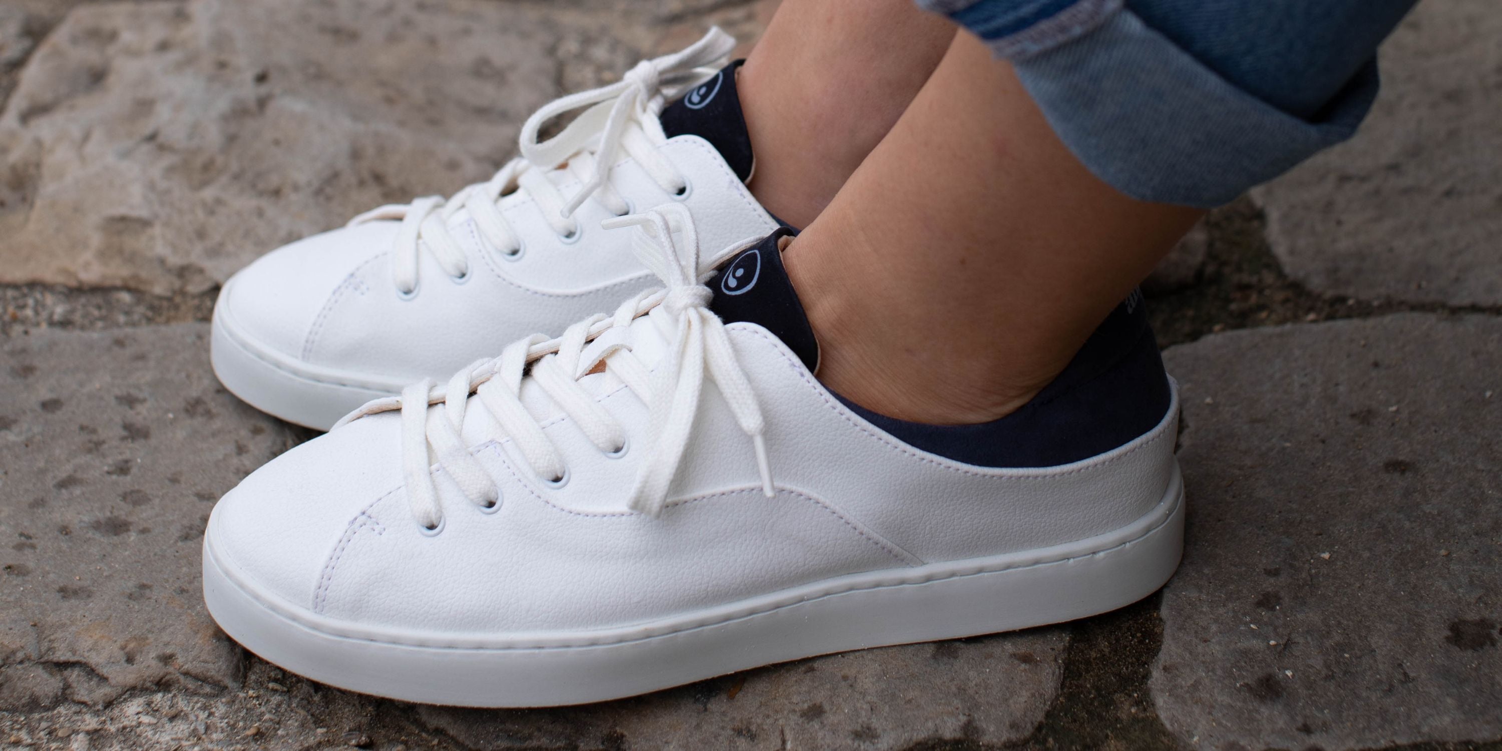 8 m thodes efficaces pour nettoyer ses chaussures blanches ANGARDE