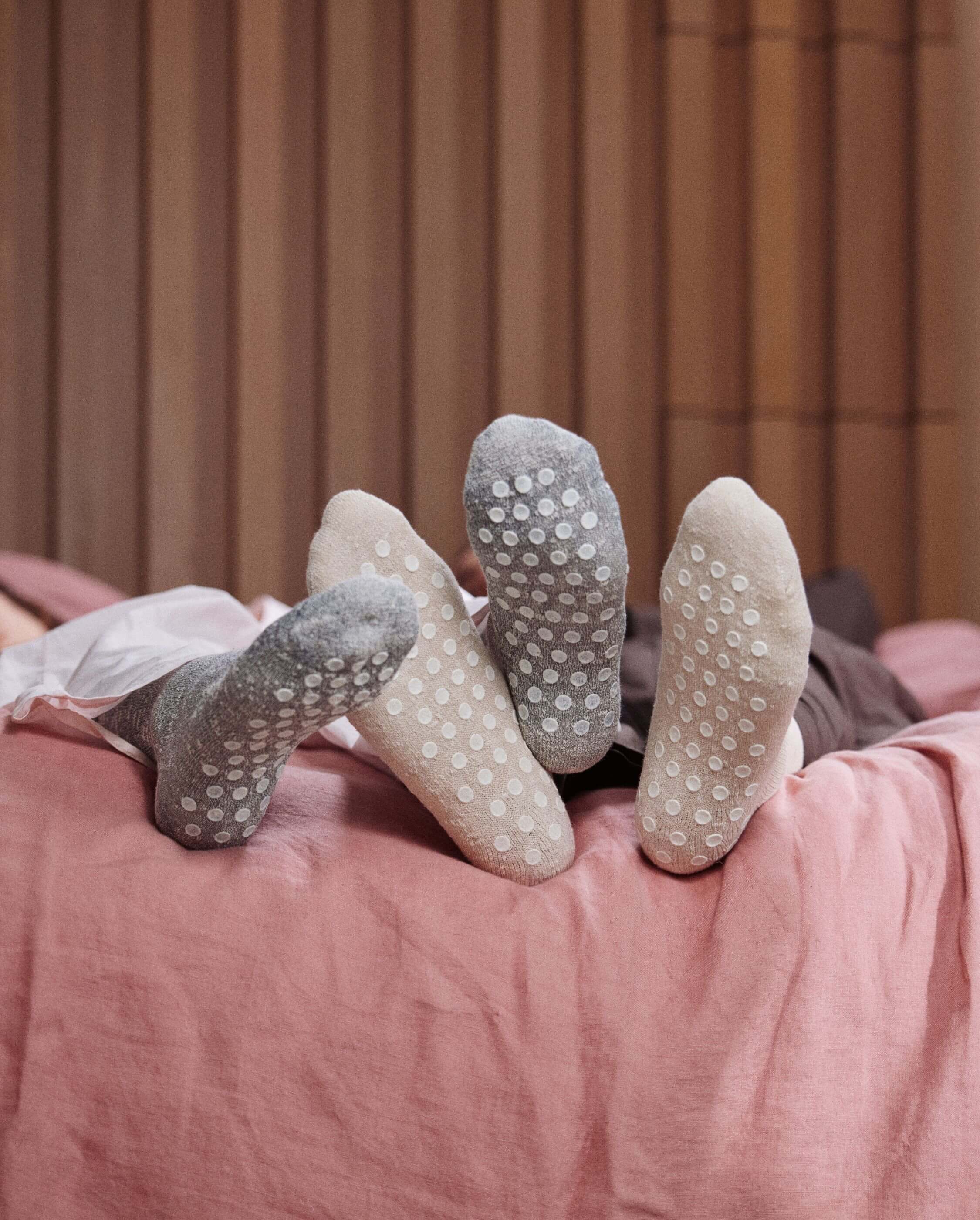 Aria Of Sorrow Chaussettes De Pantoufle Femme Gris - Main Image