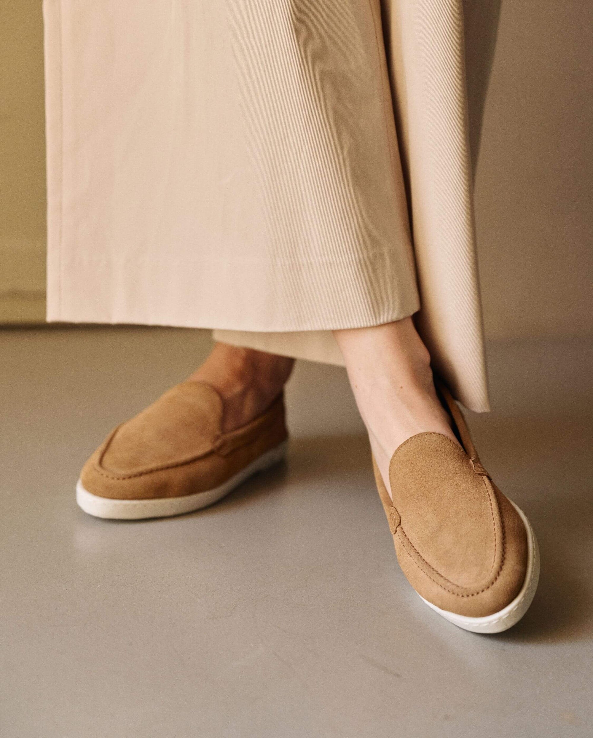 Chausson femme mocassin porté camel zoom Angarde