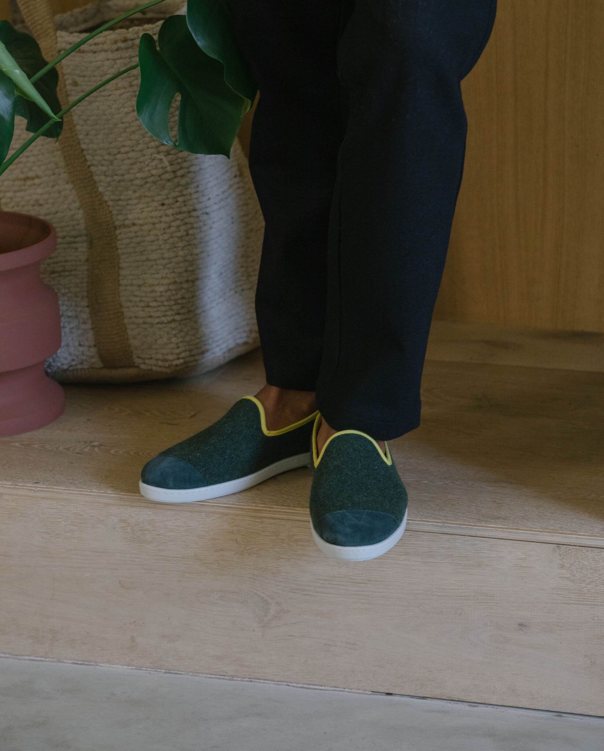 Men's wool slipper, green yellow