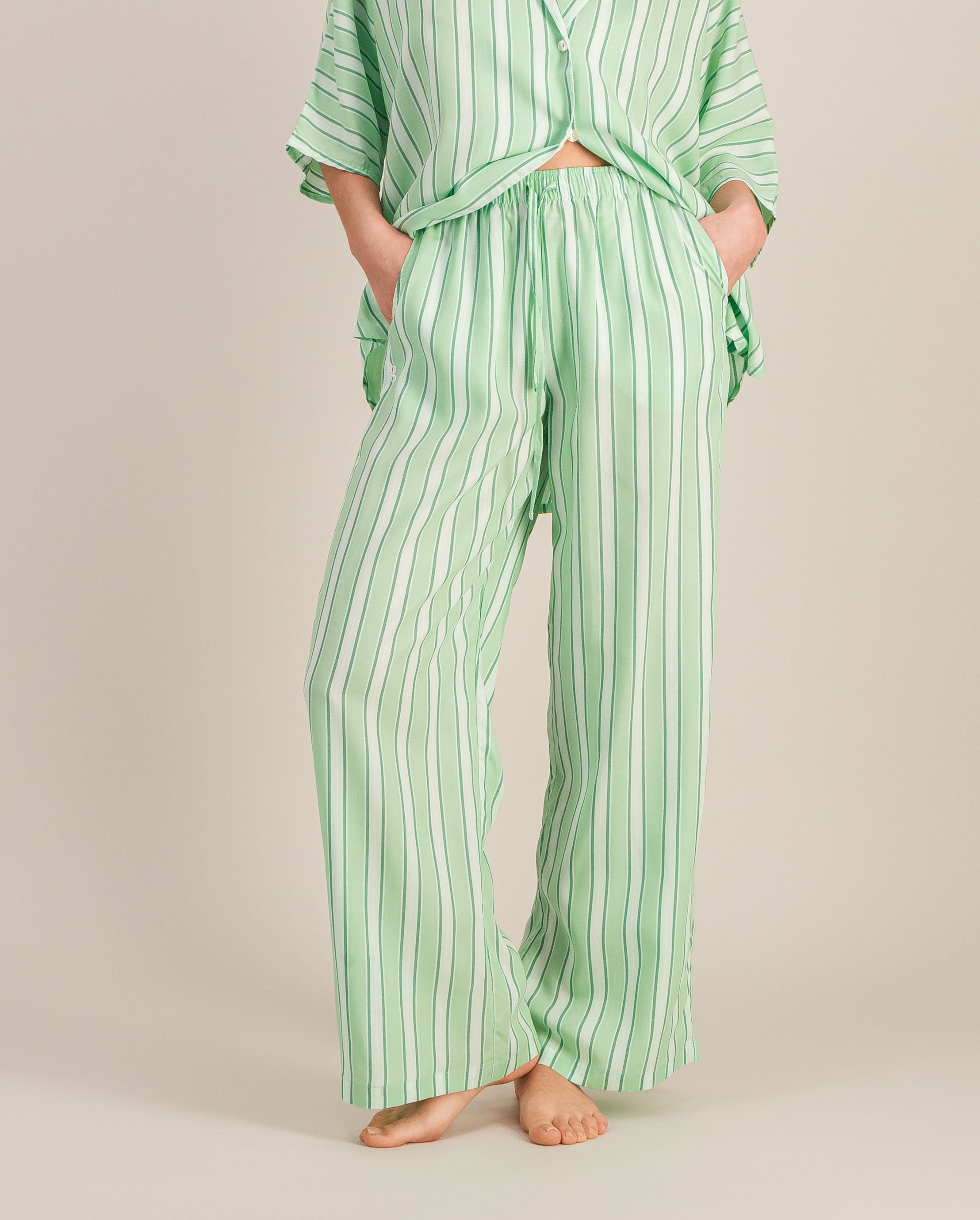 Ensemble chemise - short femme, rayures vert-menthe Ensemble chemise - short femme, rayures vert-menthe