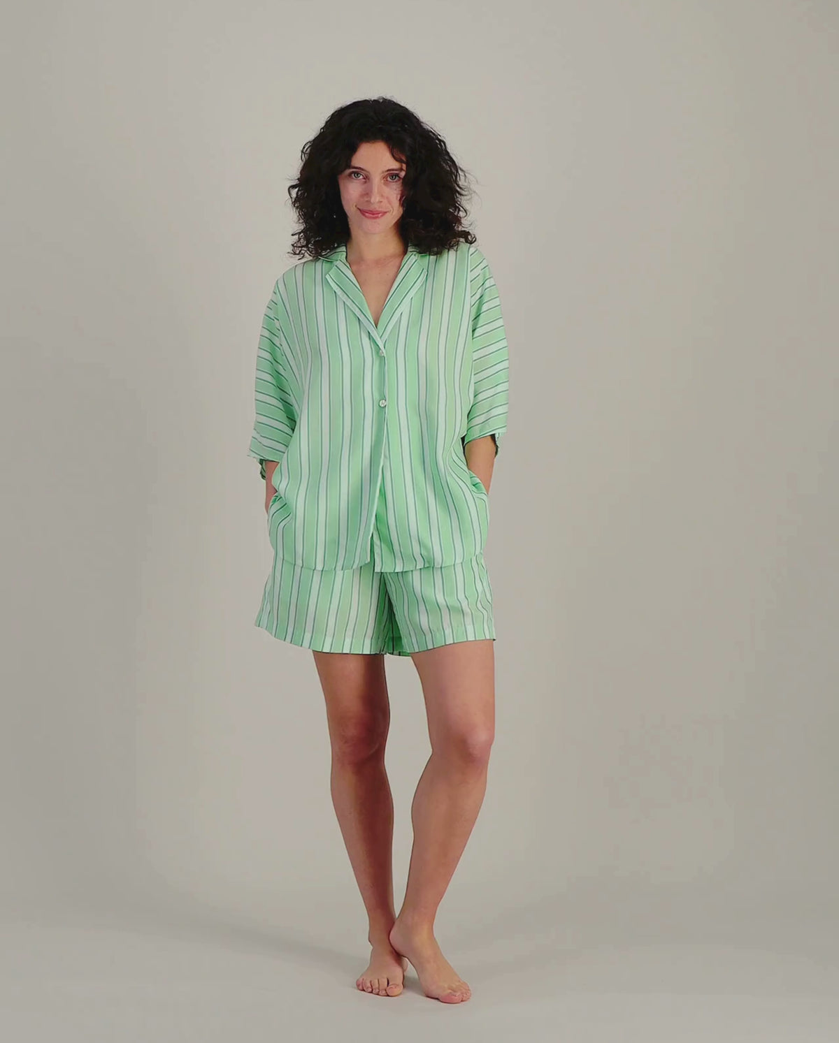 Ensemble alyzé court femme, rayures vert-menthe vidéo Angarde