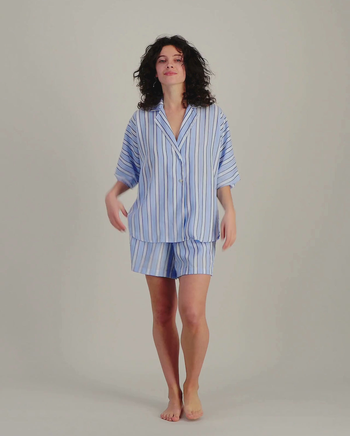 Ensemble alyzé court femme, rayures bleu-océan vidéo Angarde